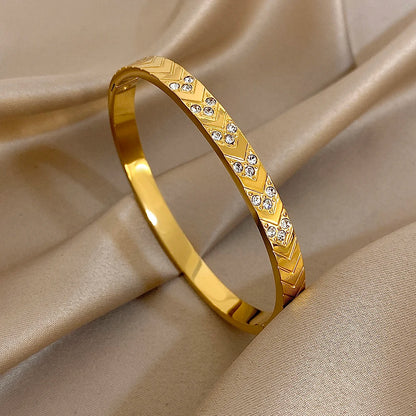 Bracelet manchette torsadé en Zircon incrusté brillant plaqué or 18 carats pour femmes, mode géométrique, étanche, breloques empilables, bijoux cadeaux