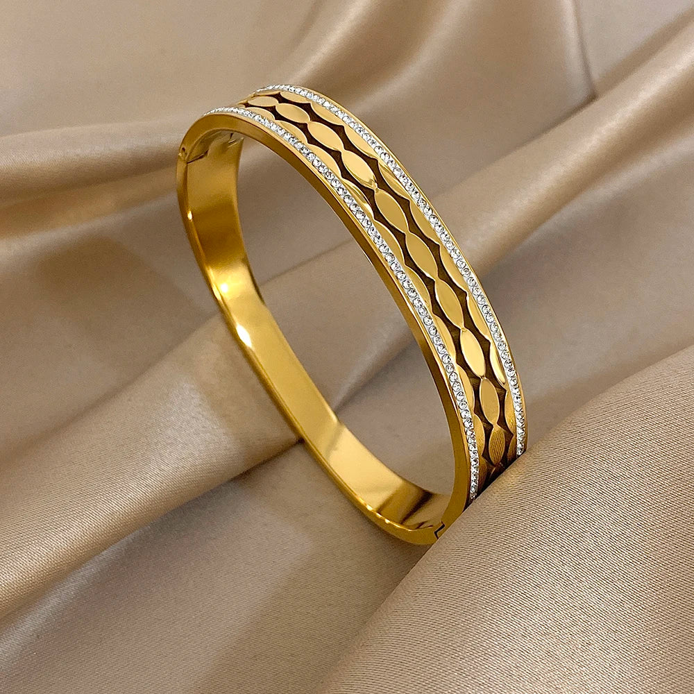 Bracelet manchette torsadé en Zircon incrusté brillant plaqué or 18 carats pour femmes, mode géométrique, étanche, breloques empilables, bijoux cadeaux