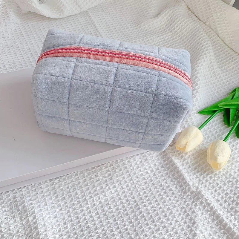 Sac de Maquillage en Peluche Mignon | Trousse de Voyage Portable et Douce - Beautybienetre.