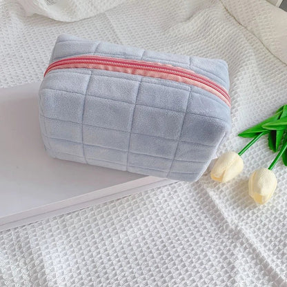 Sac de Maquillage en Peluche Mignon | Trousse de Voyage Portable et Douce - Beautybienetre.