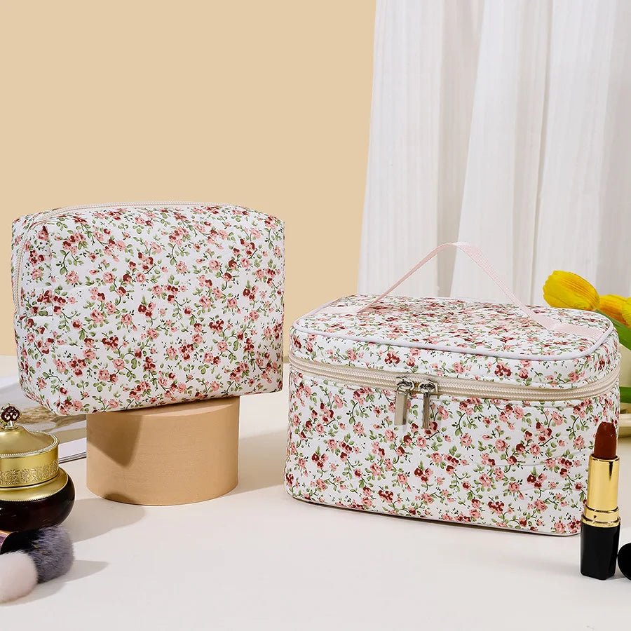 Trousse Maquillage Matelassée Florale Spacieuse 21x11x12cm | Kit Voyage Complet avec Flacons 63g - Beautybienetre.