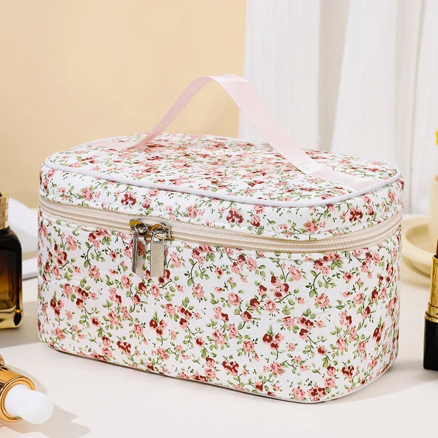 Trousse Maquillage Matelassée Florale Spacieuse 21x11x12cm | Kit Voyage Complet avec Flacons 63g - Beautybienetre.